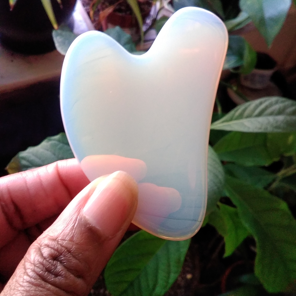 Opalite Gua Sha Facial Tool - Picture 3 of 7